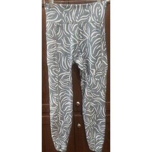 ~ Gilly Hicks Women's, Small, Light Green Animal Print Leggings, Very Cute, EUC!